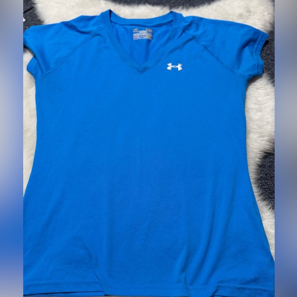 Bundle of 2 Under Armour Short Sleeve Athletic Tops - Picture 2 of 7
